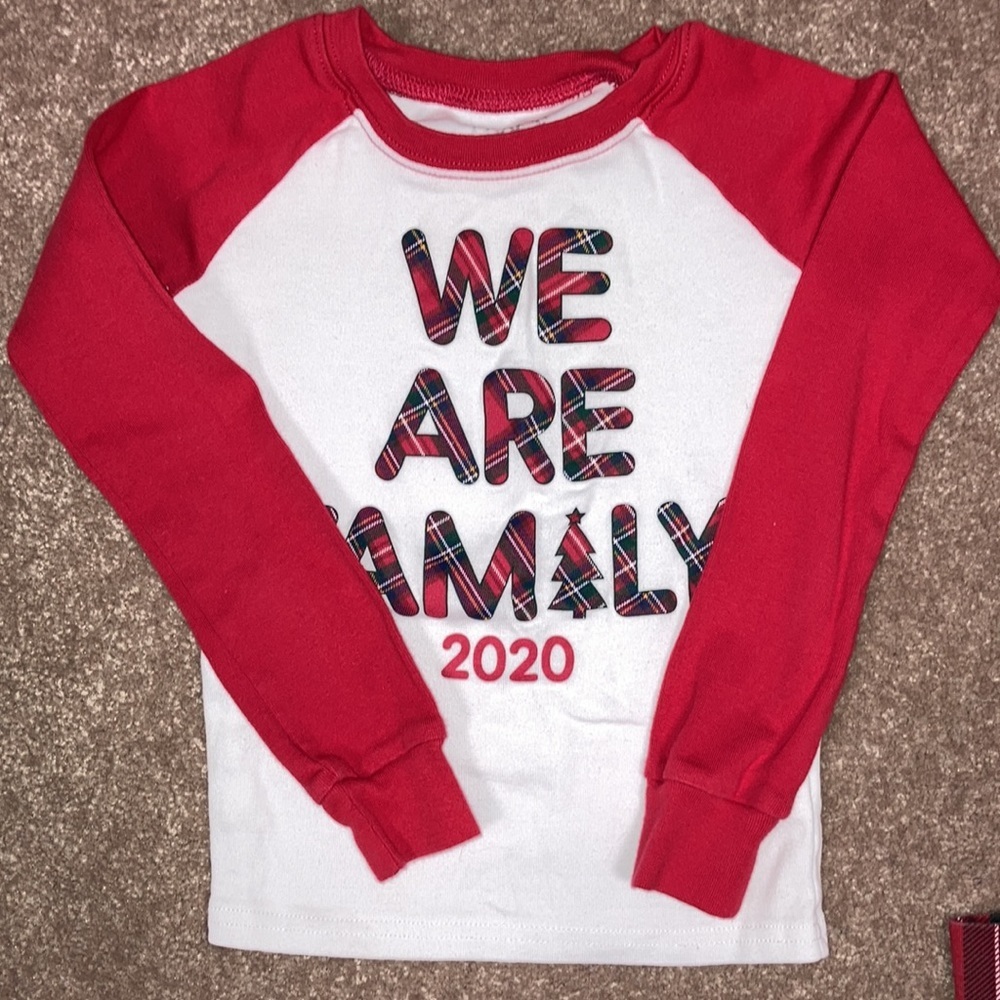 5/$20 The children’s place size 6 Christmas pajamas - Picture 2 of 5